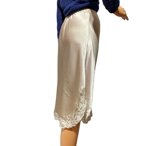 Vintage Cream Lace Trimmed Half Slip Skirt - Picture 5 of 12